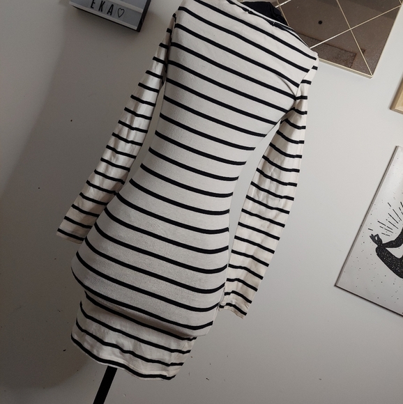 White stripe bodycon dress with attached belt - Picture 3 of 11